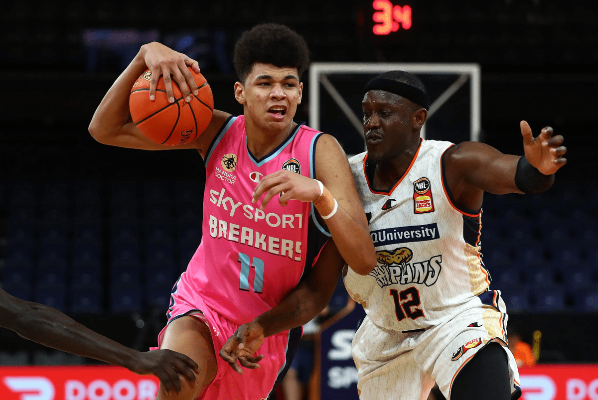 AYX-锦标赛巅峰对决!庐州独角兽队险胜姑苏鲨队队,篮球赛场再起波澜;球迷期待下一战(苏州篮球大联盟)