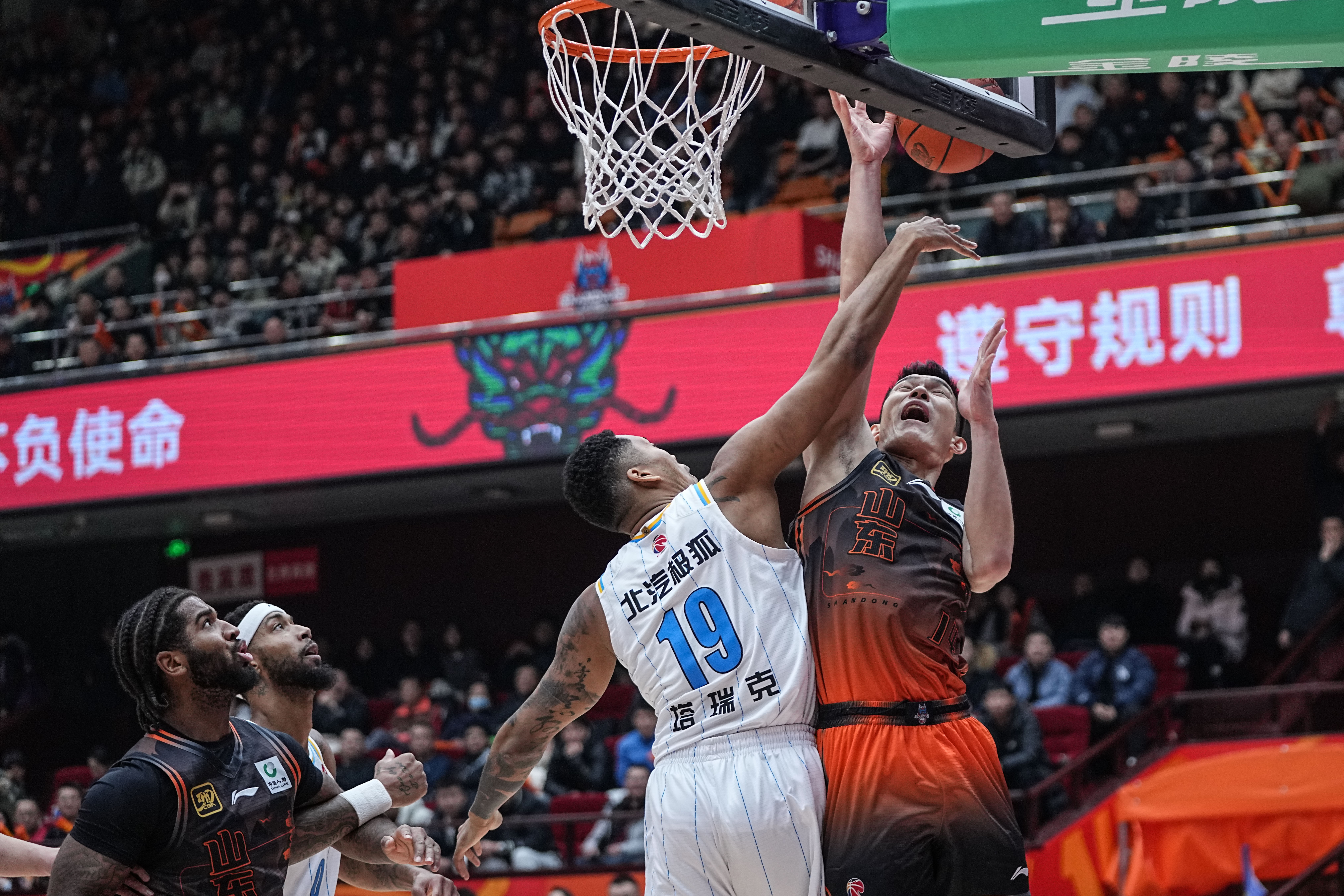 今晨拉齐奥备战NBA常规赛;绝杀压哨细节曝光;底气十足;临场指挥获称赞(肖国栋比赛视频) 今晨拉齐奥备战NBA常规赛;绝杀压哨细节曝光;底气十足;临场指挥获称赞(肖国栋比赛视频)